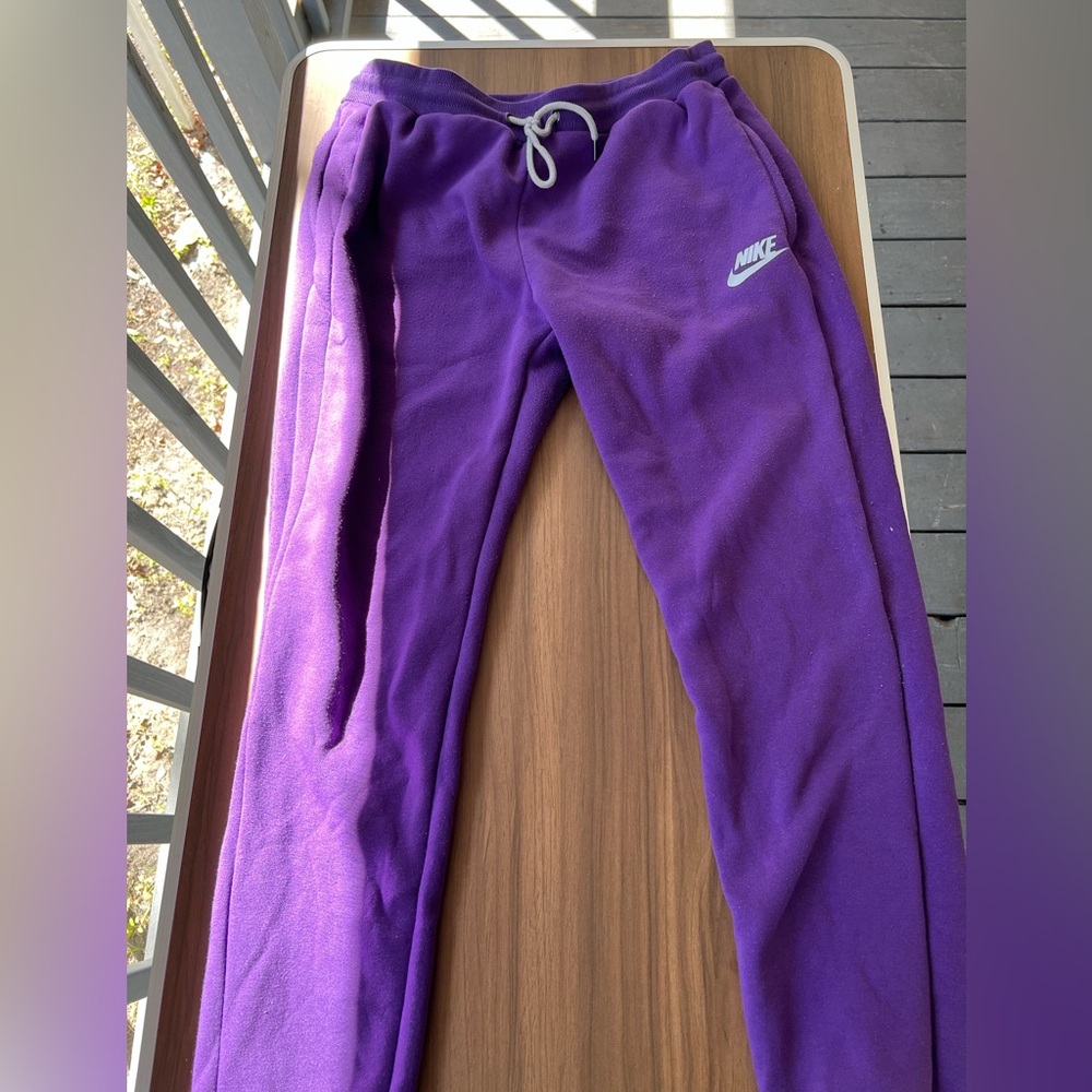 Nike Women’s Purple Sweat Pants